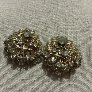 Clip earrings‎